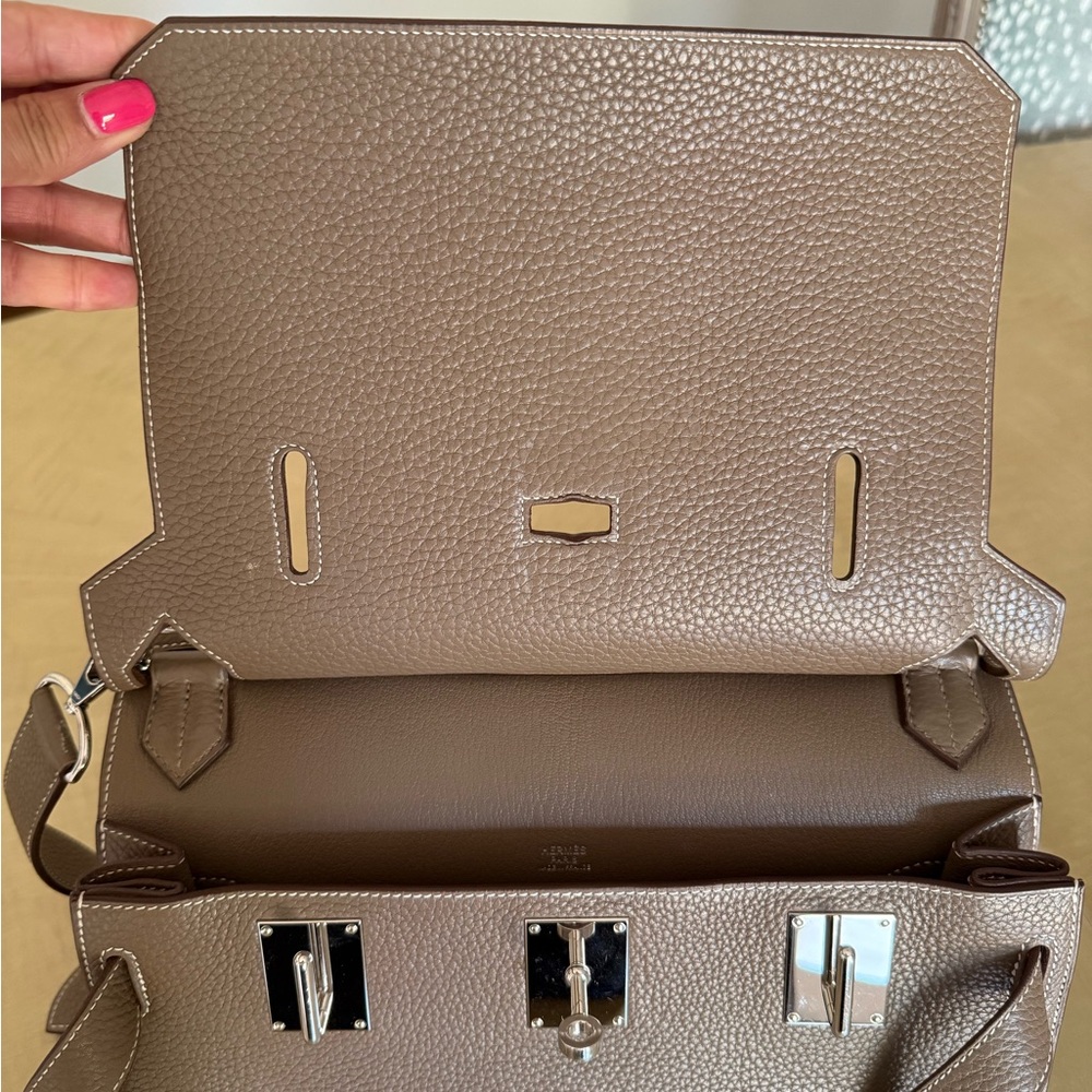 Hermès Taurillon Clemence Jypsiere 31 in Etoupe, great preowned condition - Picture 6 of 14